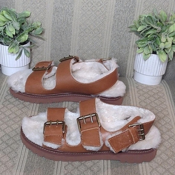 Madewell Shearling Lined Buckle Sandals - Picture 15 of 16